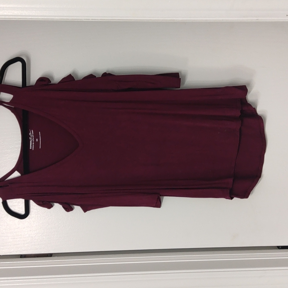 Cut out sleeves maroon top